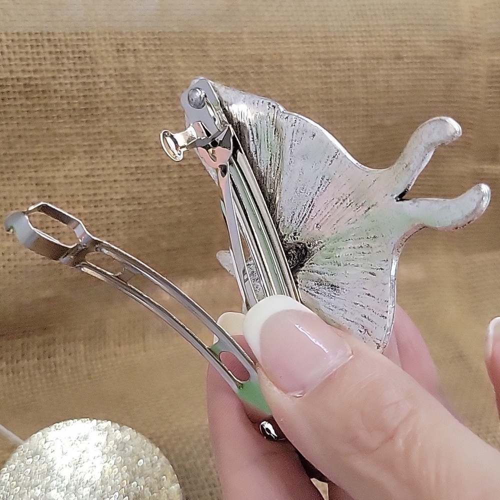 🔥LAST ONE🔥 SILVER LUNA MOTH HAIR CLIP - Picture 5 of 5
